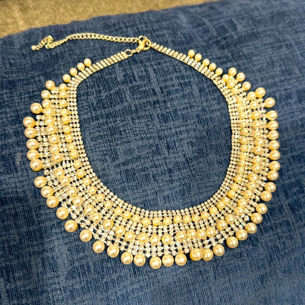 Blingy and pearl chunky necklace
